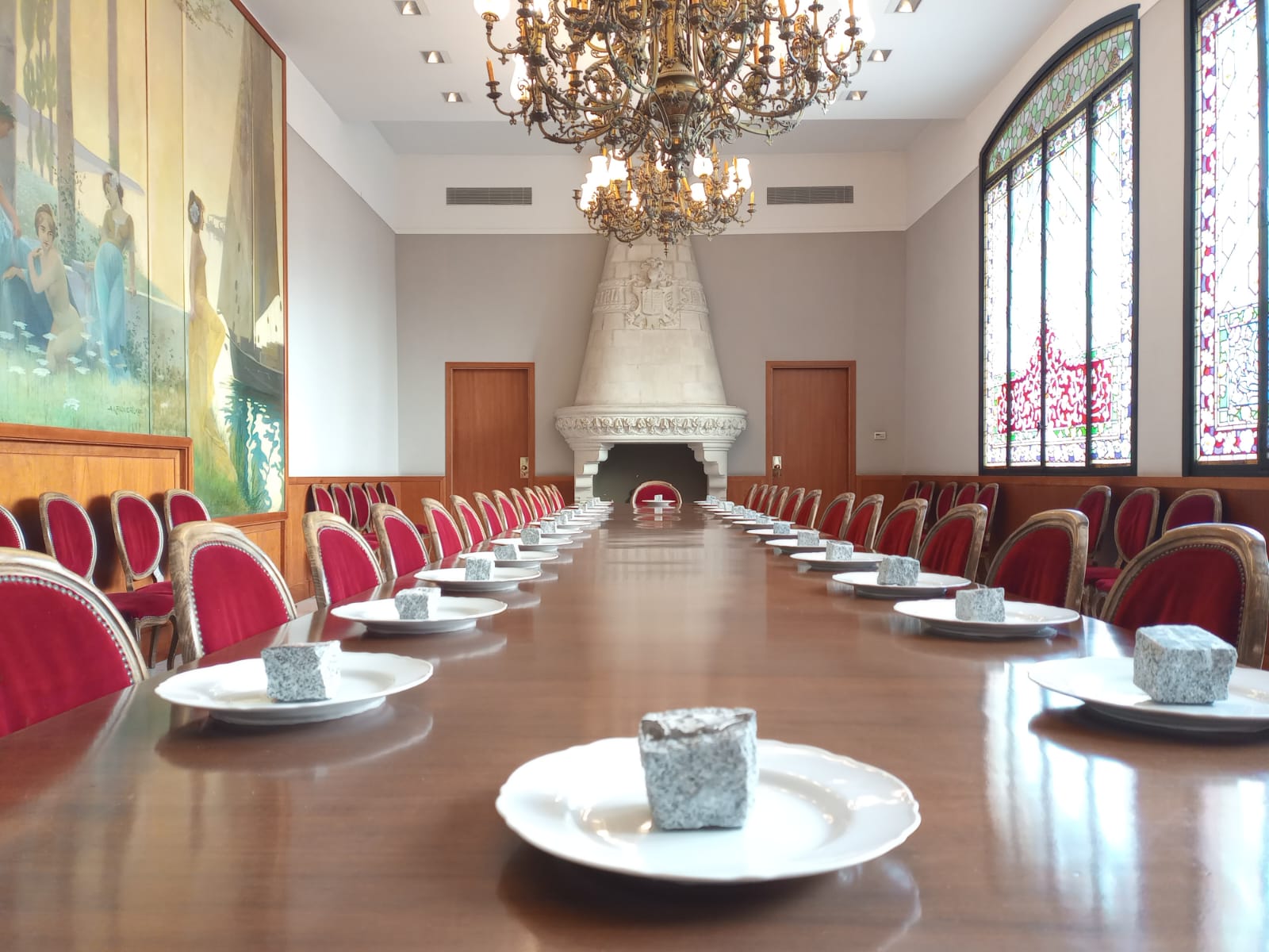 T’ho has de menjar tot (Te lo tienes que comer todo)